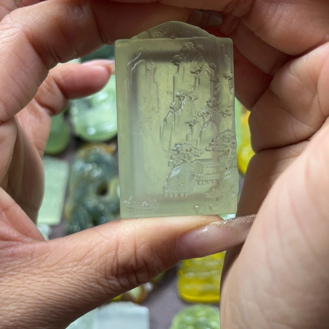 蛇纹石玉未镶嵌颈饰