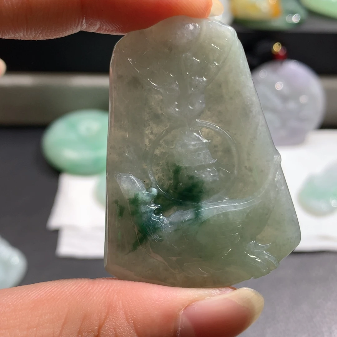 翡翠未镶嵌颈饰翡翠