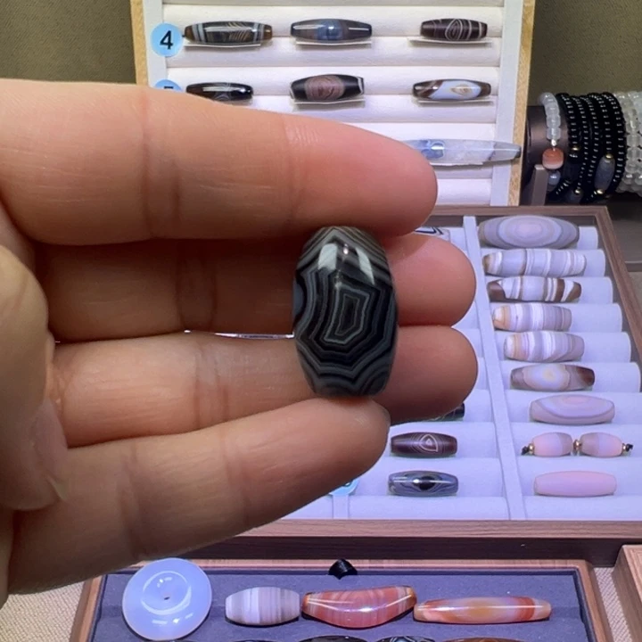 玛瑙/玉髓合金颈饰