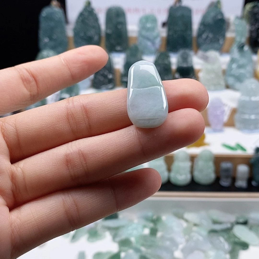 翡翠未镶嵌颈饰翡翠吊坠71