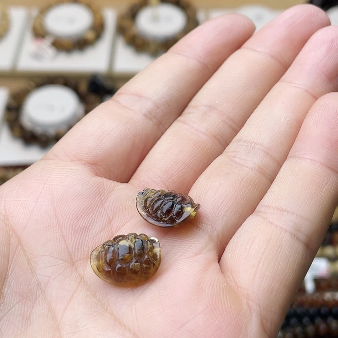 琥珀未镶嵌裸石大