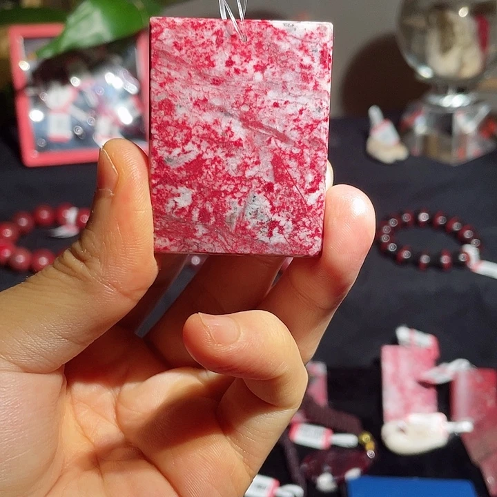 天然辰砂原石朱砂无事牌