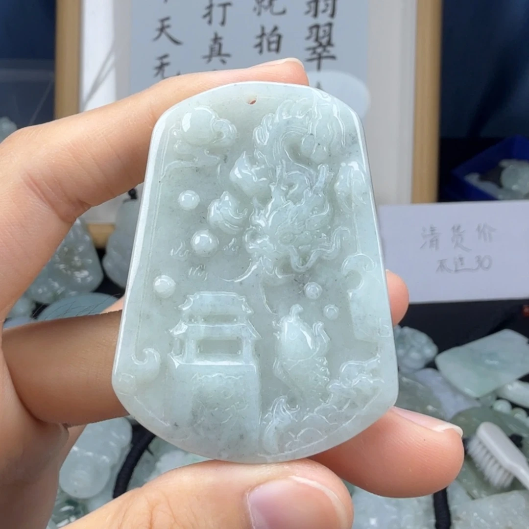 翡翠未镶嵌颈饰翡翠