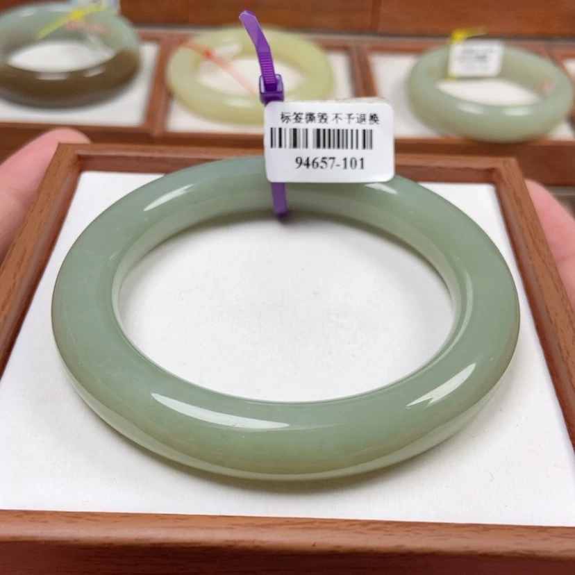 【闪购商品】和田玉手镯未镶嵌5758