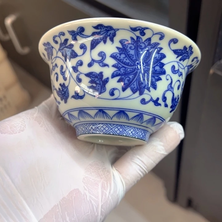 瓷片白青花缠枝莲字母线压手杯主人杯全品