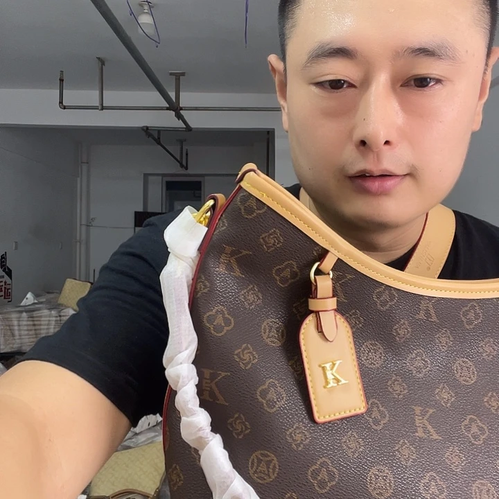 山羊皮（革）麂皮（革）犏牛皮（革）蚕丝羊剖层皮革黄牛皮（革）