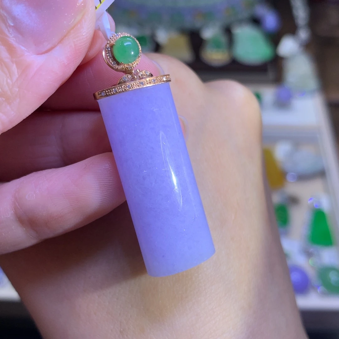 翡翠18K金镶嵌颈饰翡翠