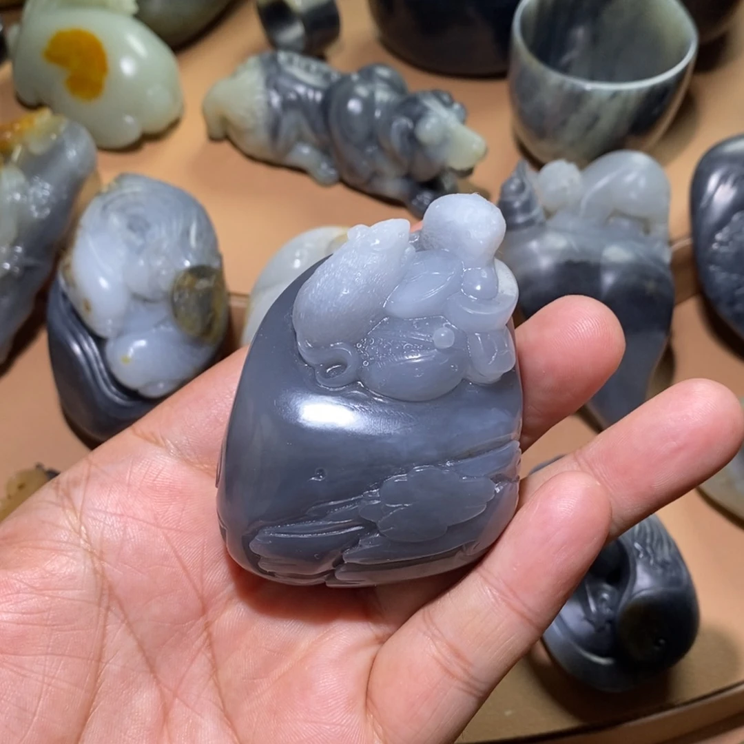 未镶嵌和田玉摆件