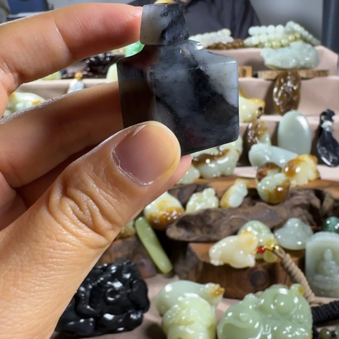 和田玉（糖玉）未镶嵌颈饰