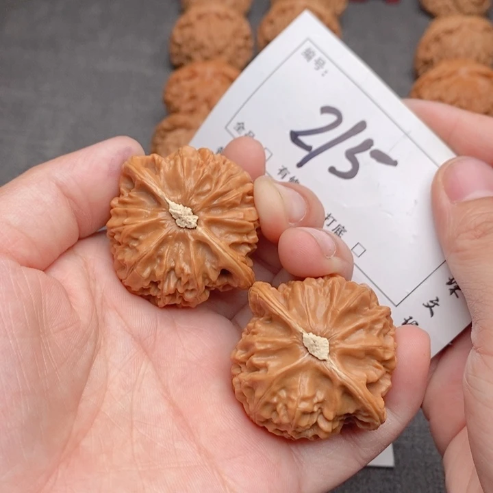 文玩核桃吊坠41宫灯215