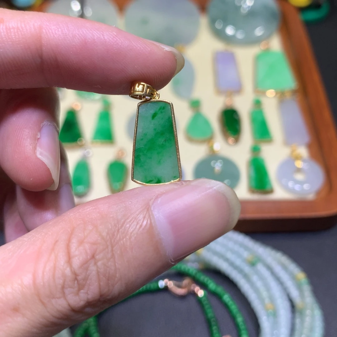 翡翠18K金镶嵌吊坠(不含链)
