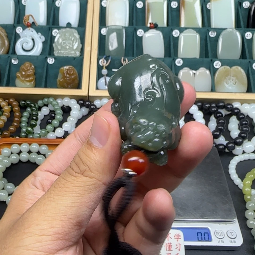 和田玉未镶嵌挂件