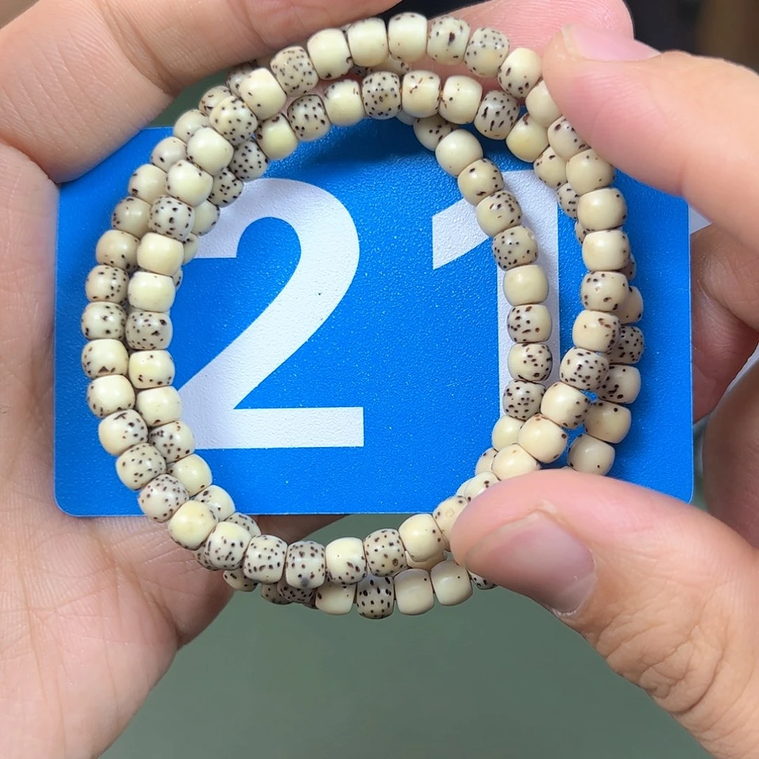 星月菩提吊坠65脖挂天花板。   21