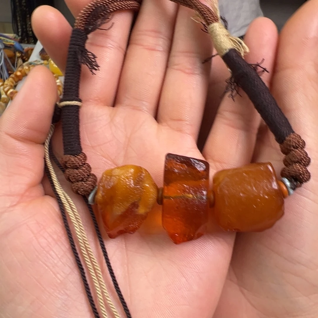 琥珀裸石未镶嵌蜜蜡