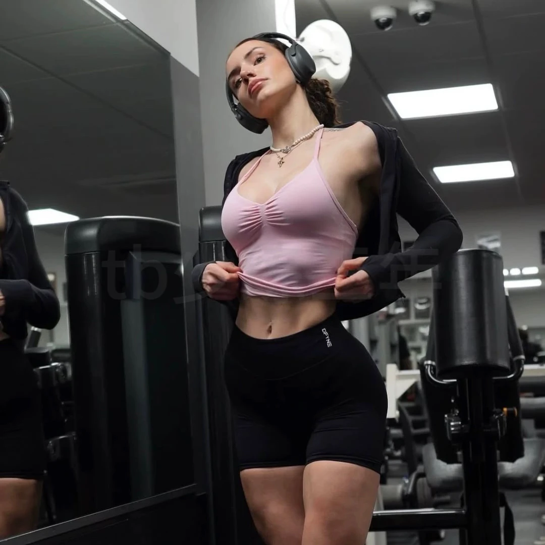 大美女必买！Df系列高强度露背带胸垫挂脖一体运动背心上衣女