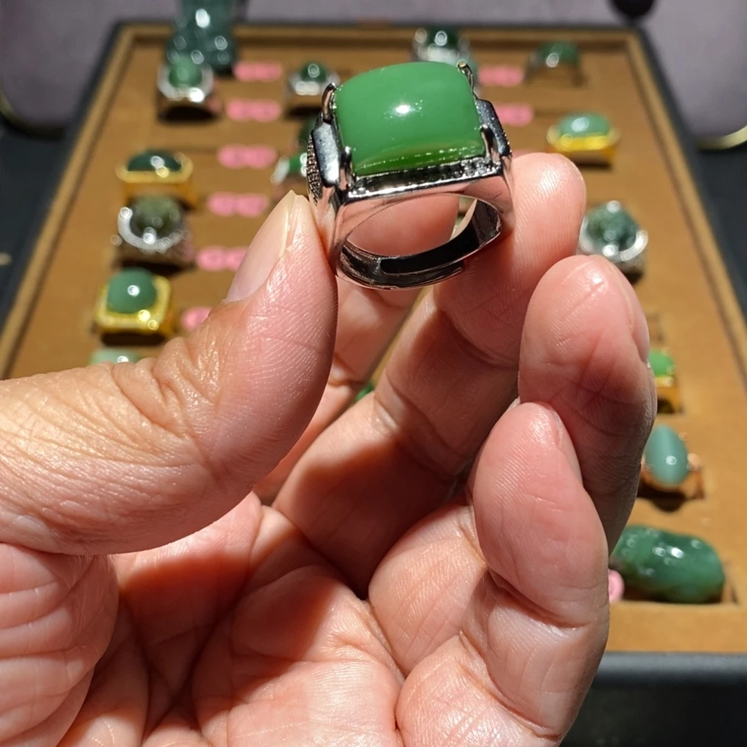 京***兆和田玉未镶嵌戒指