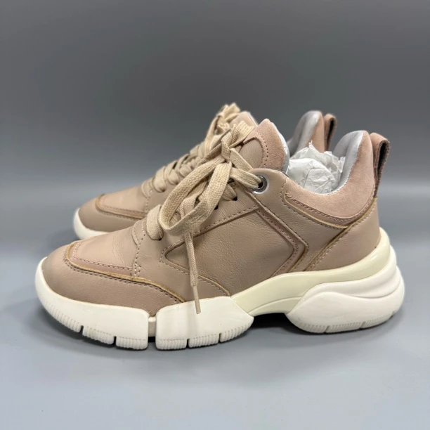 2434 Ge 经典款 舒适 女粉老爹鞋