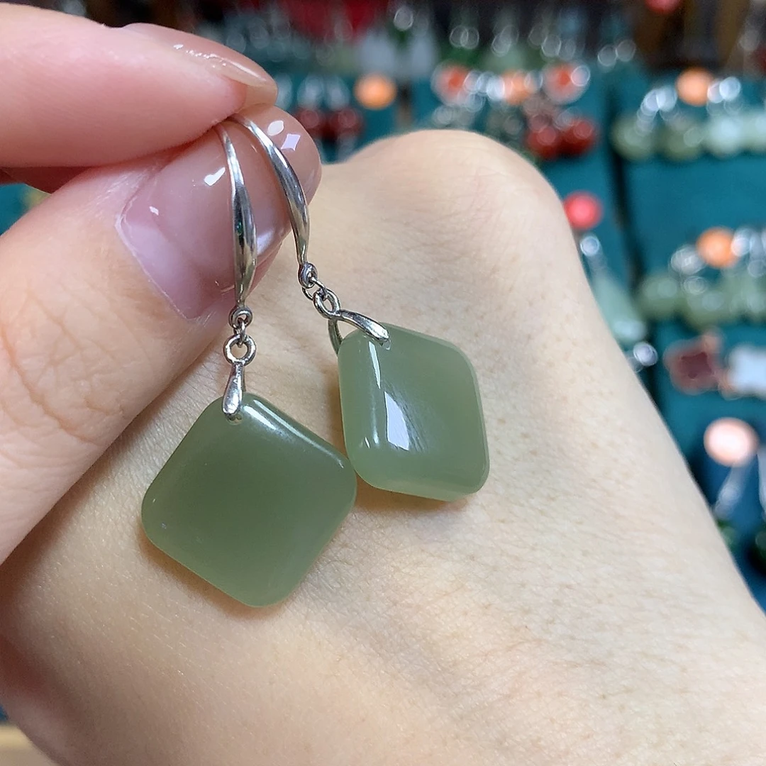 和田玉银S925镶嵌耳饰方糖卡15左右