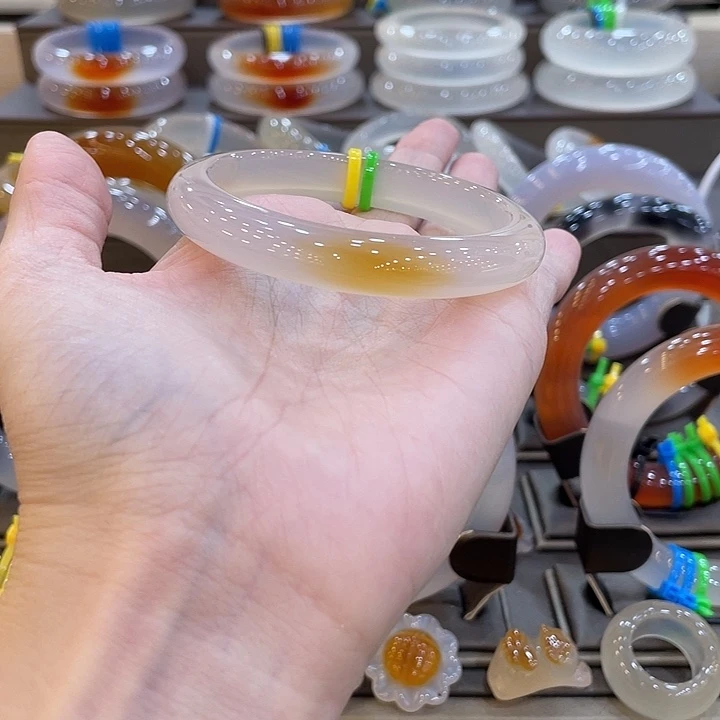 玛瑙/玉髓未镶嵌手镯