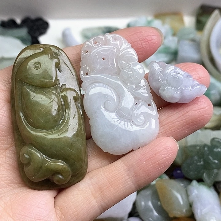 爱****翡翠未镶嵌颈饰天然翡翠