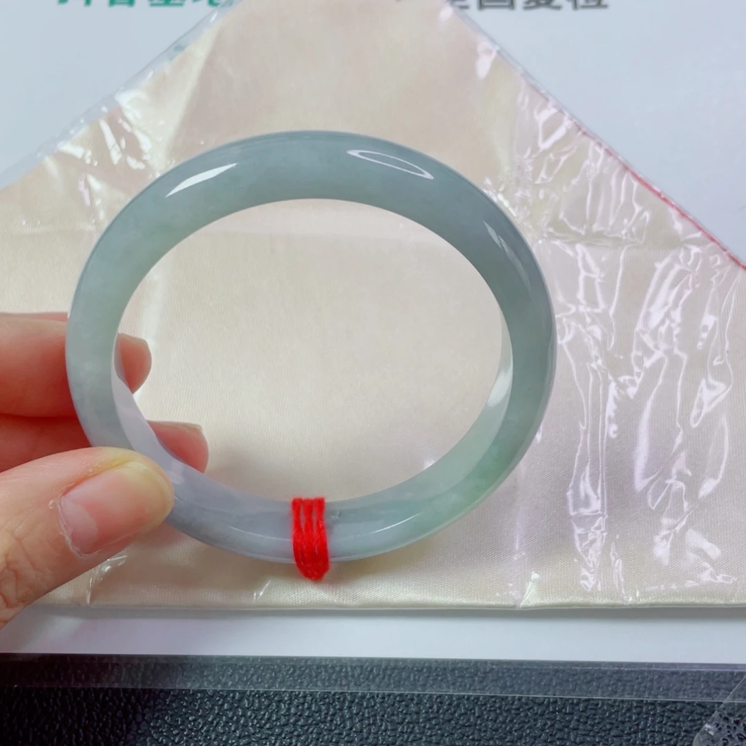 翡翠未镶嵌手镯圈口61.6宽12:5厚8.8