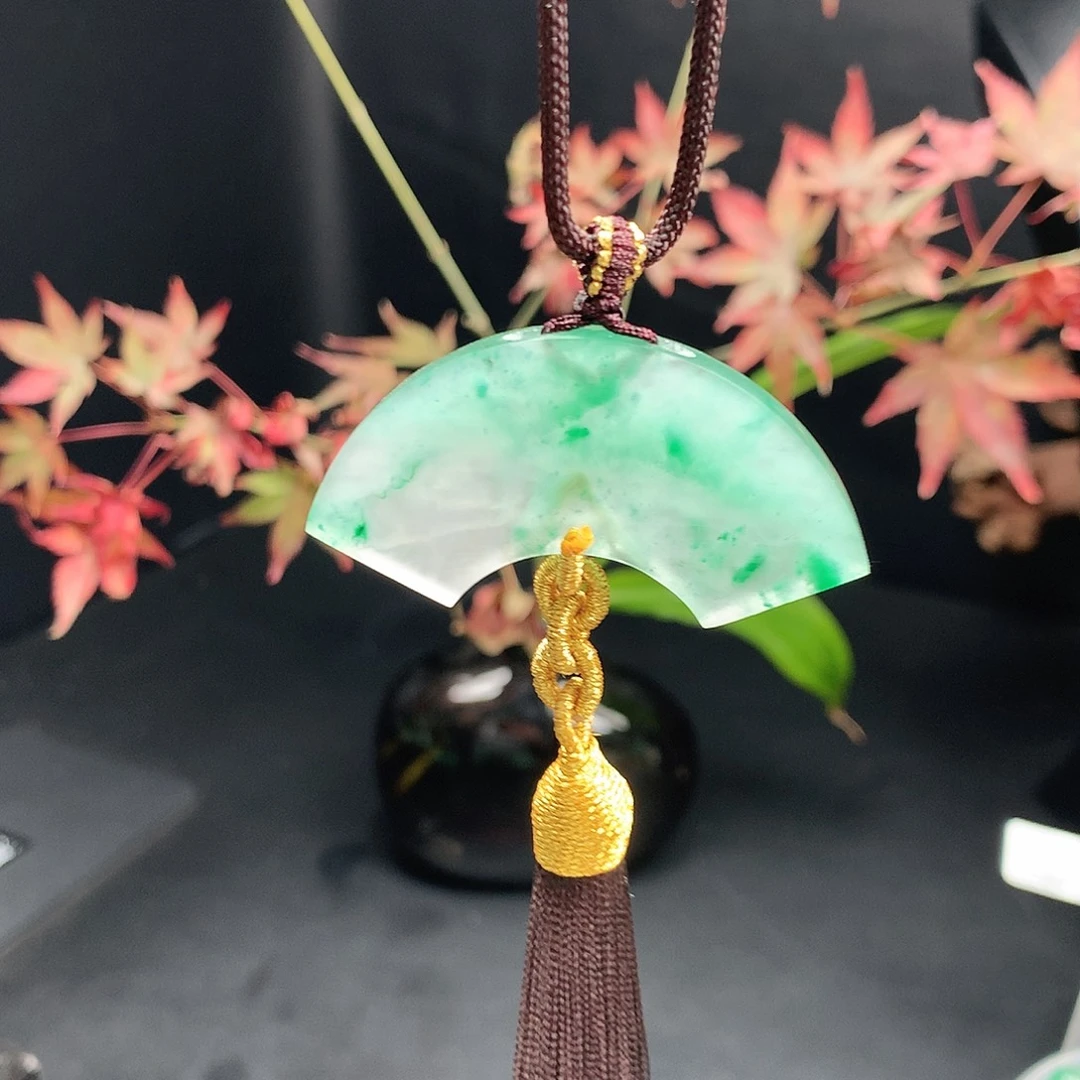 石英质玉未镶嵌车挂