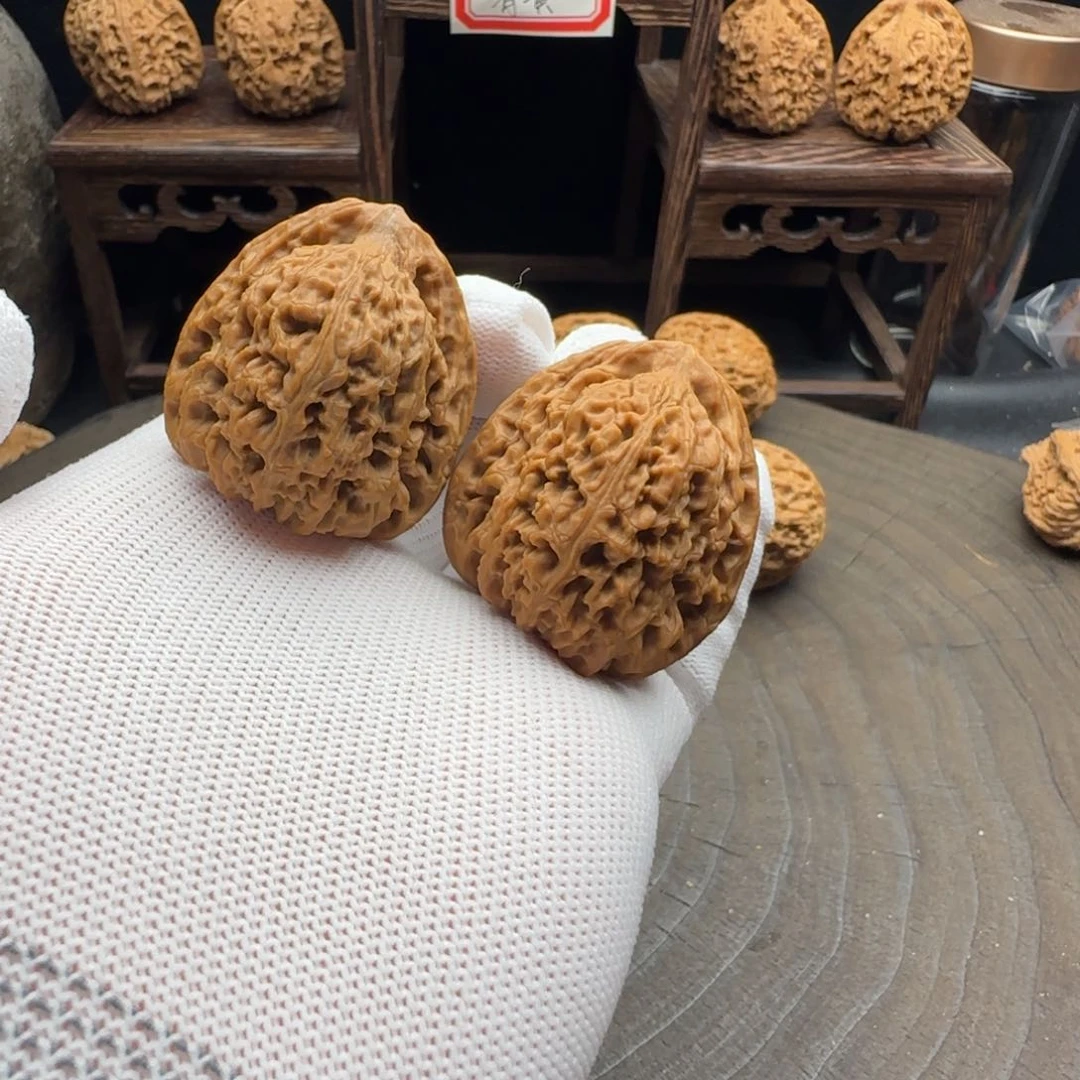 文玩核桃吊坠40高三角