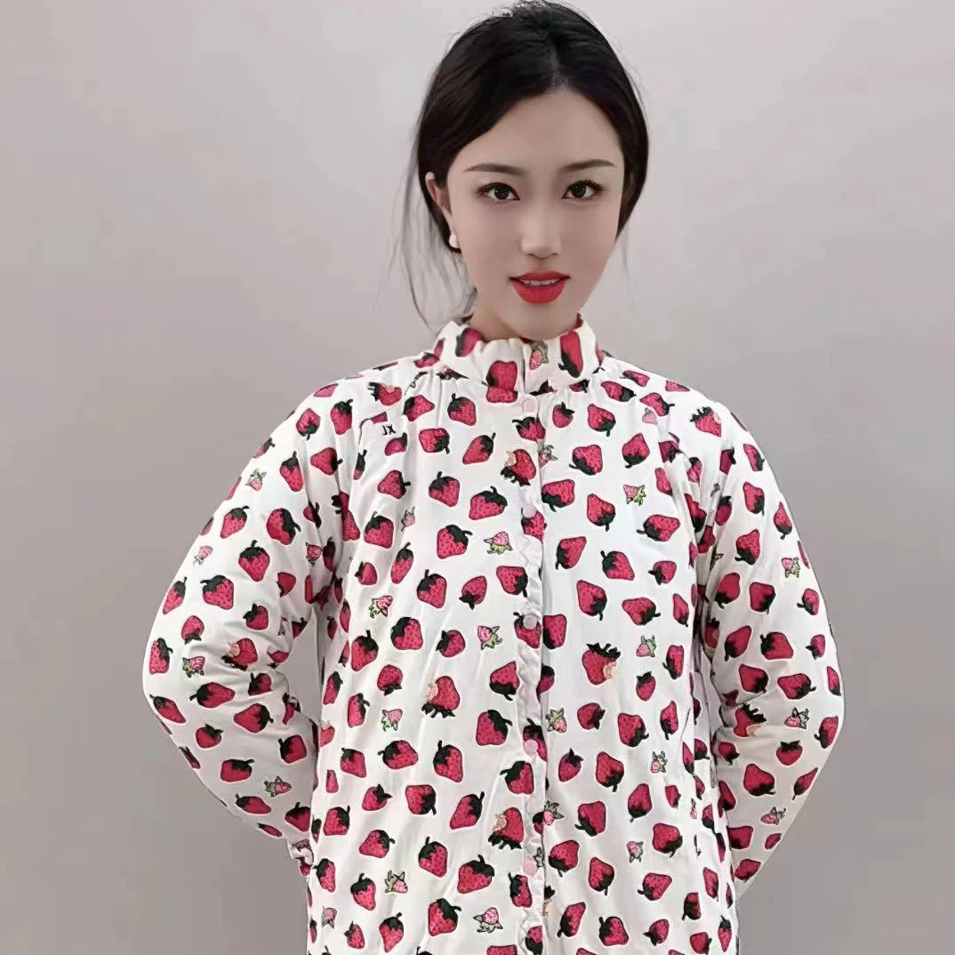 森晟希白色草莓中间按扣款棉花棉袄