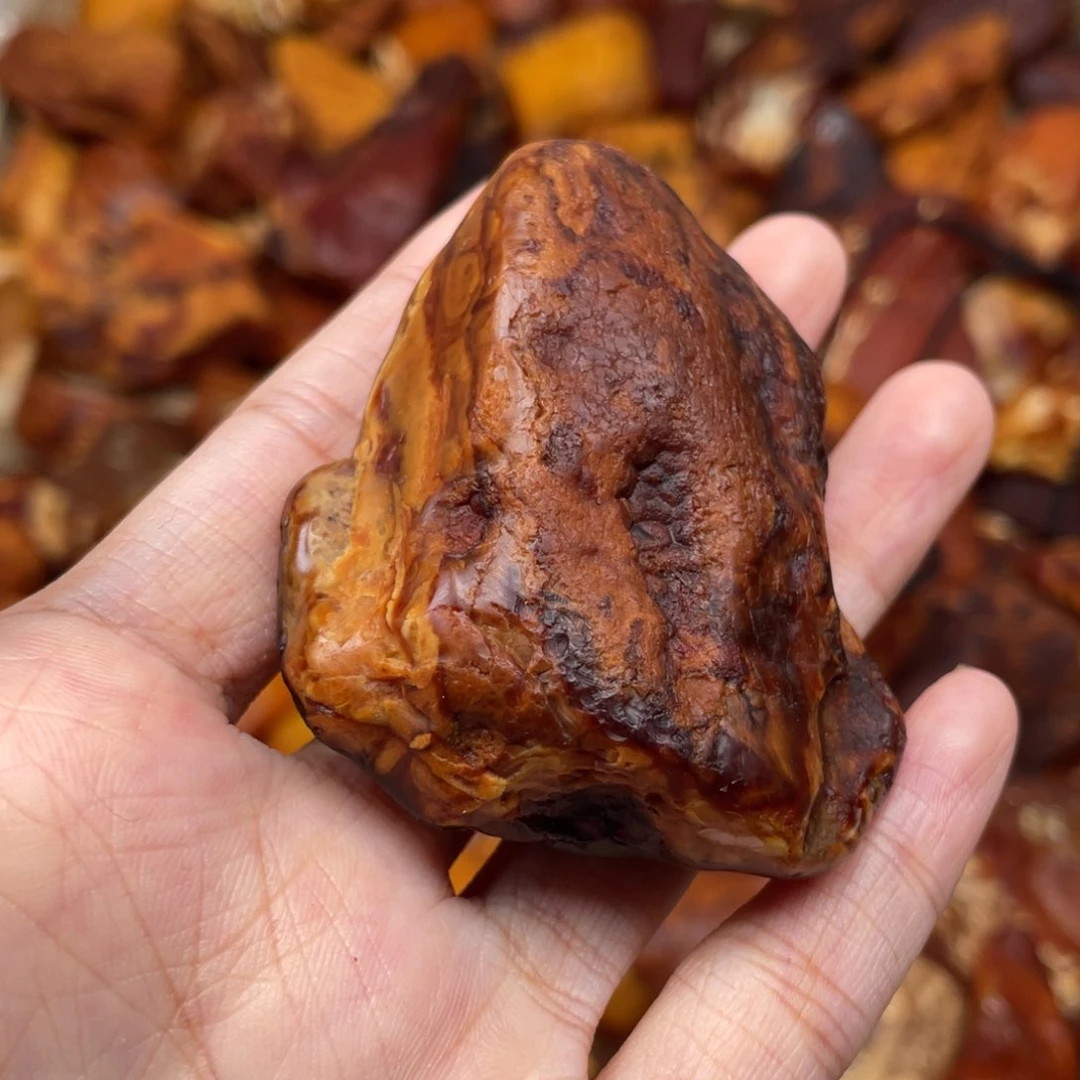 未镶嵌琥珀珠宝奇石