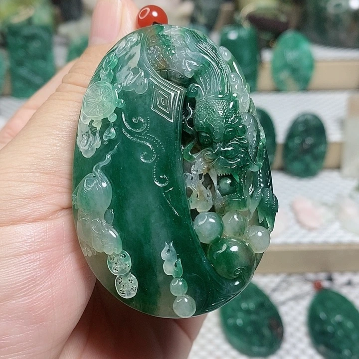 未镶嵌独山玉颈饰