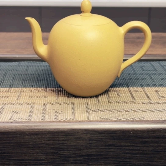 茶壶紫砂黄龙山原矿大水潭本绿半手工（200 cc）