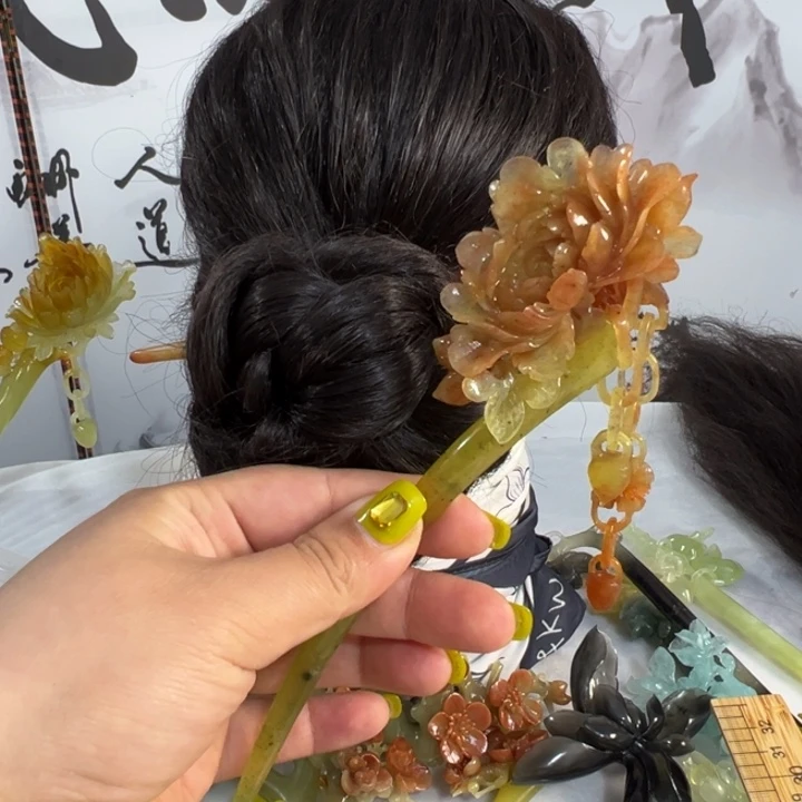 蛇纹石玉未镶嵌发饰零****?