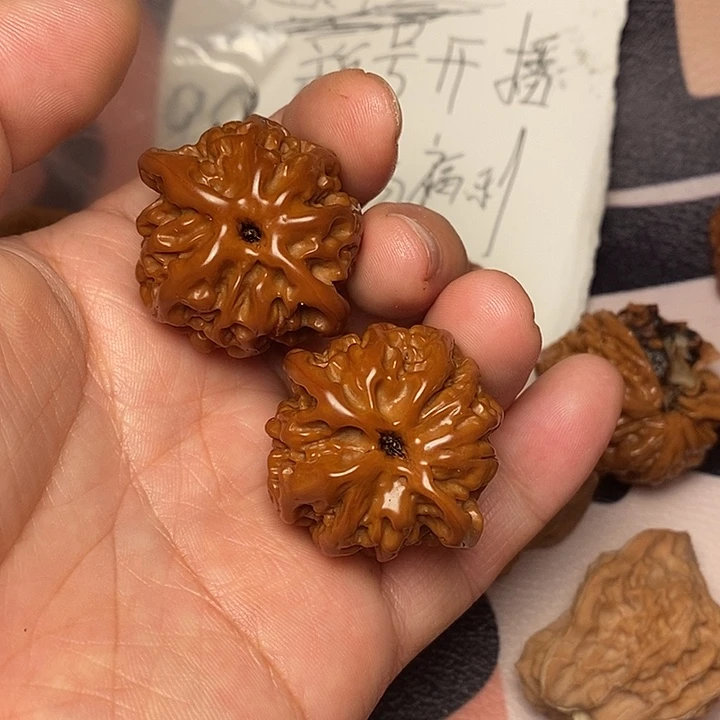 文玩核桃吊坠苹果35