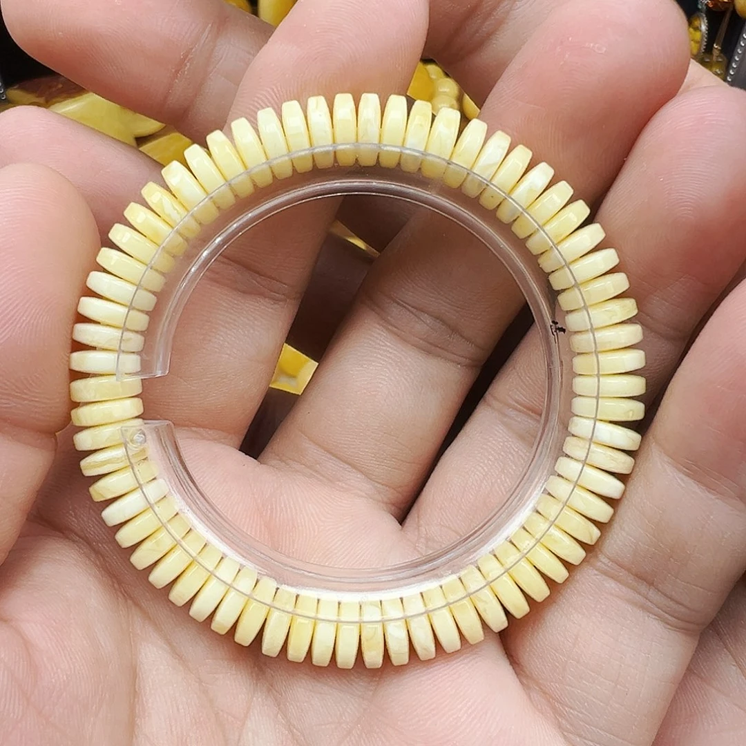 蜜蜡颈饰未镶嵌药片单圈8.6mm，9.5克