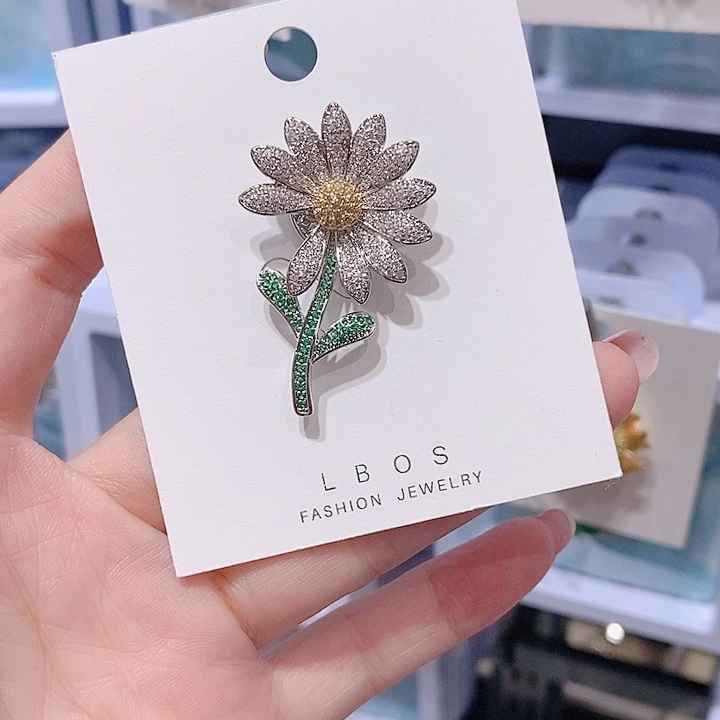 锆石铜合金磁吸 向日葵胸针