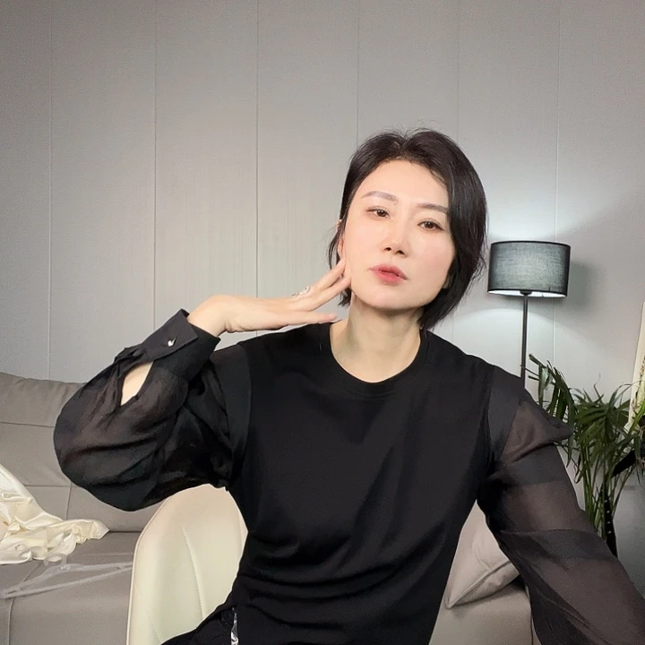 黑马蓝拍去拍去拍