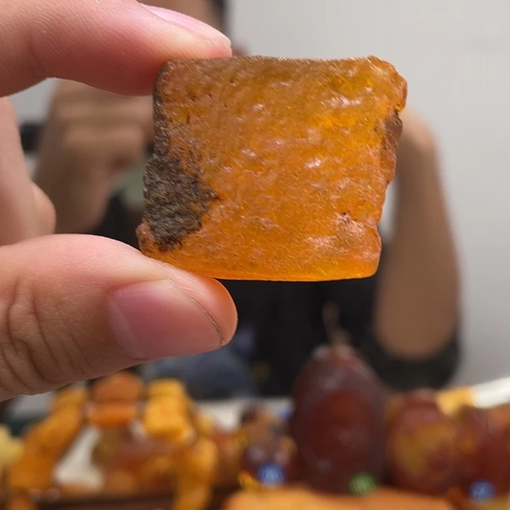 琥珀未镶嵌珠宝奇石