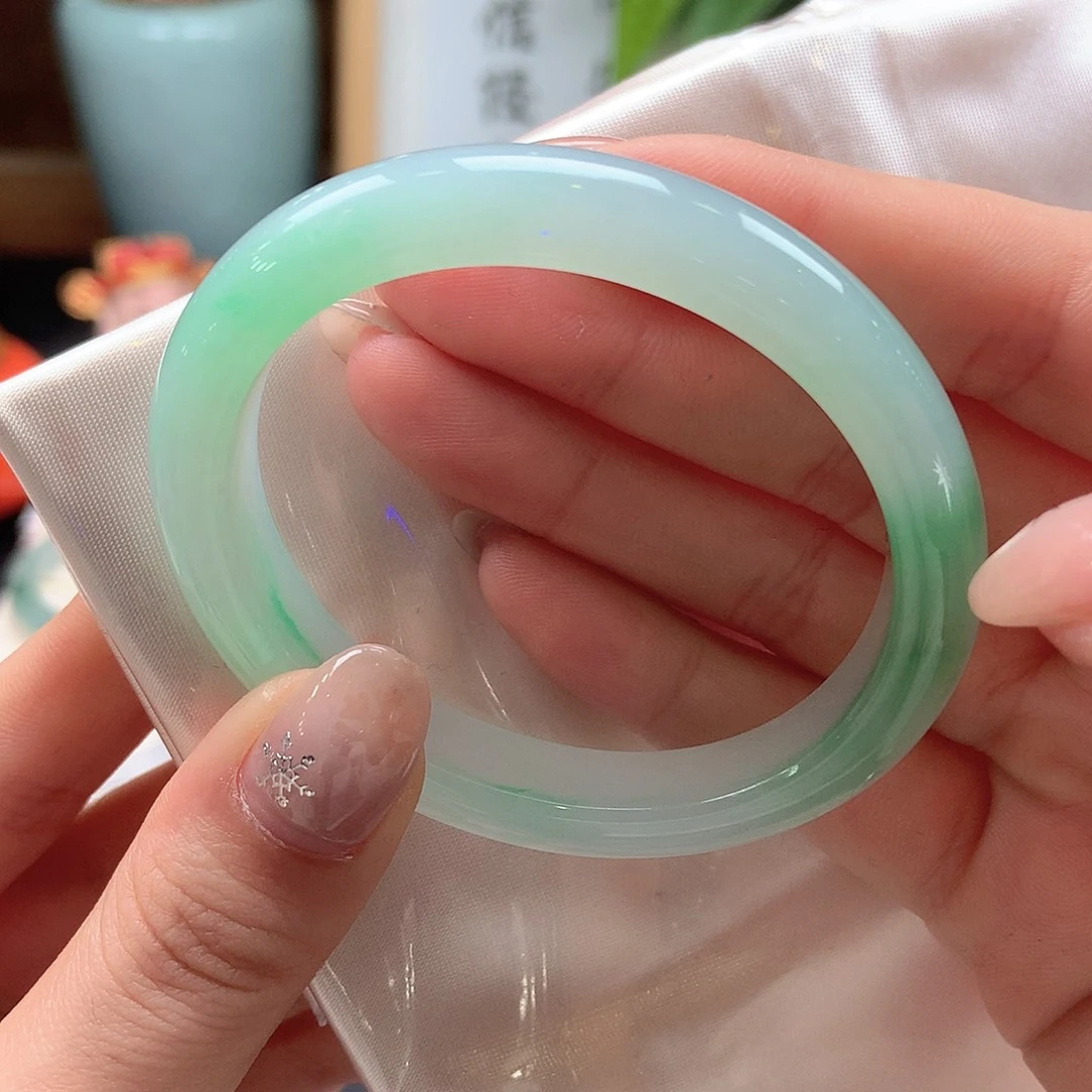 翡翠未镶嵌手镯冰胶甜绿贵妃21号