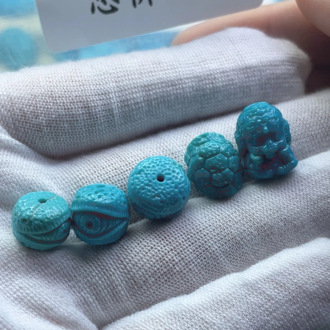 绿松石未镶嵌天然原矿绿松石雕刻件