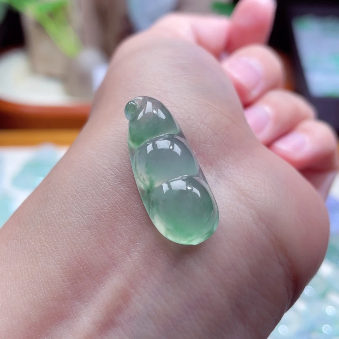 翡翠颈饰未镶嵌豆子