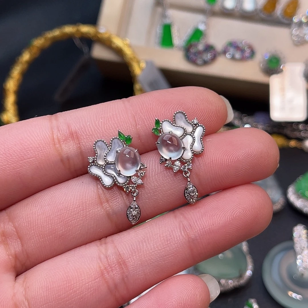 翡翠18K金镶嵌耳饰蛋面