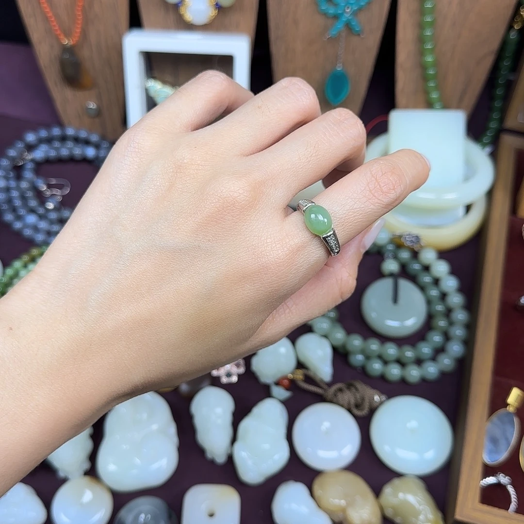 和田玉未镶嵌戒指