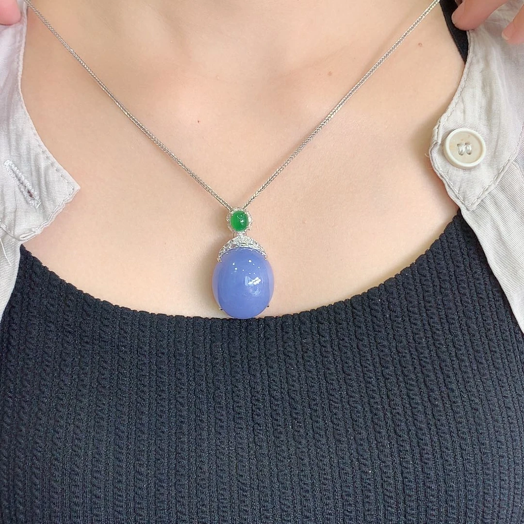 翡翠18K金镶嵌颈饰