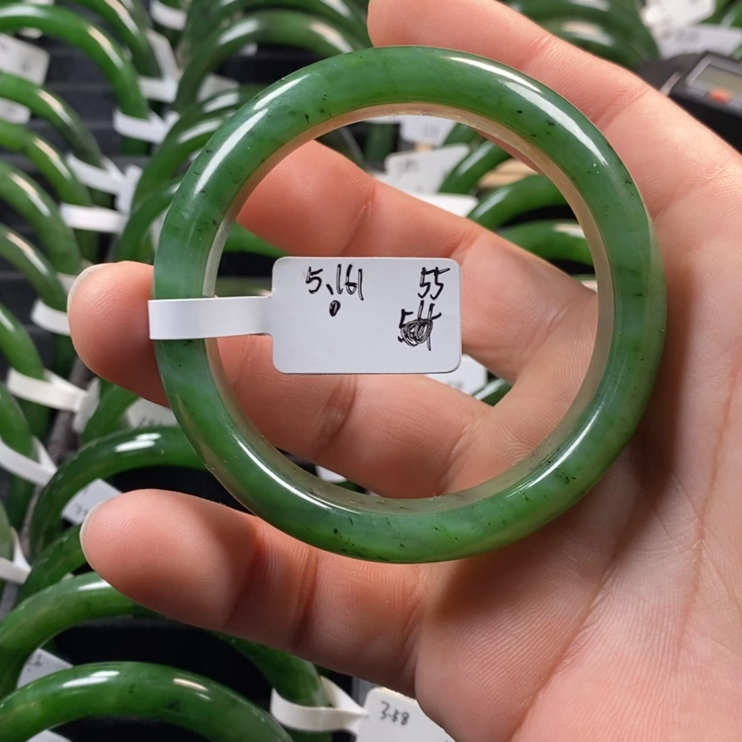 和田玉（碧玉）未镶嵌手镯微瑕55宽版