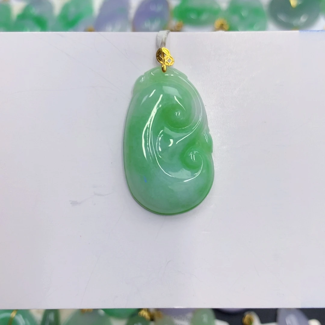 翡翠18K金镶嵌颈饰翡翠