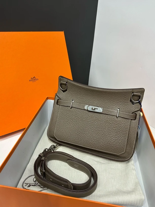 95新 Hermes/爱马仕 大象灰吉普赛包框O刻28cm/0445030601