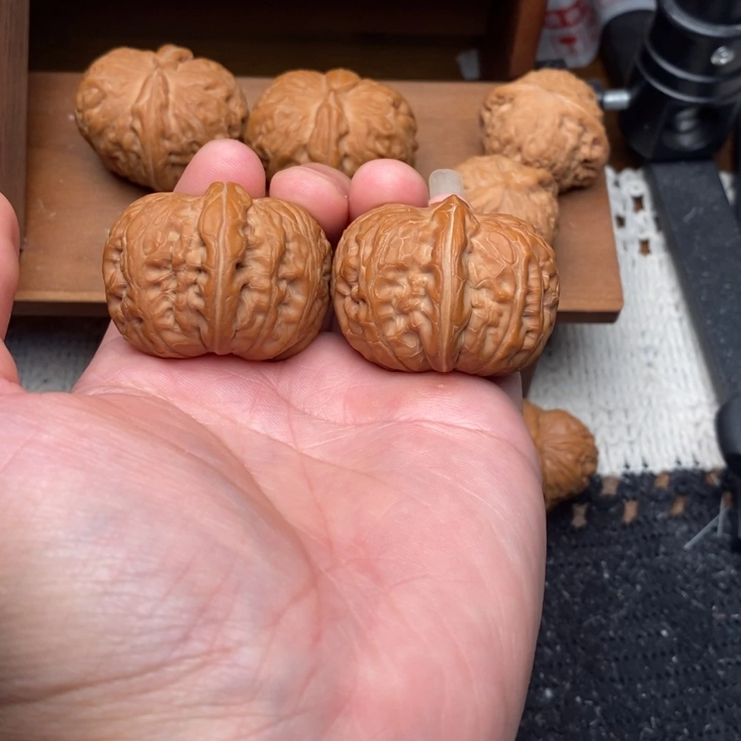 文玩核桃吊坠过****去元宝40