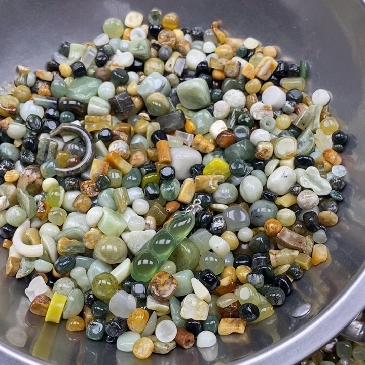 蛇纹石玉鱼缸石未镶嵌