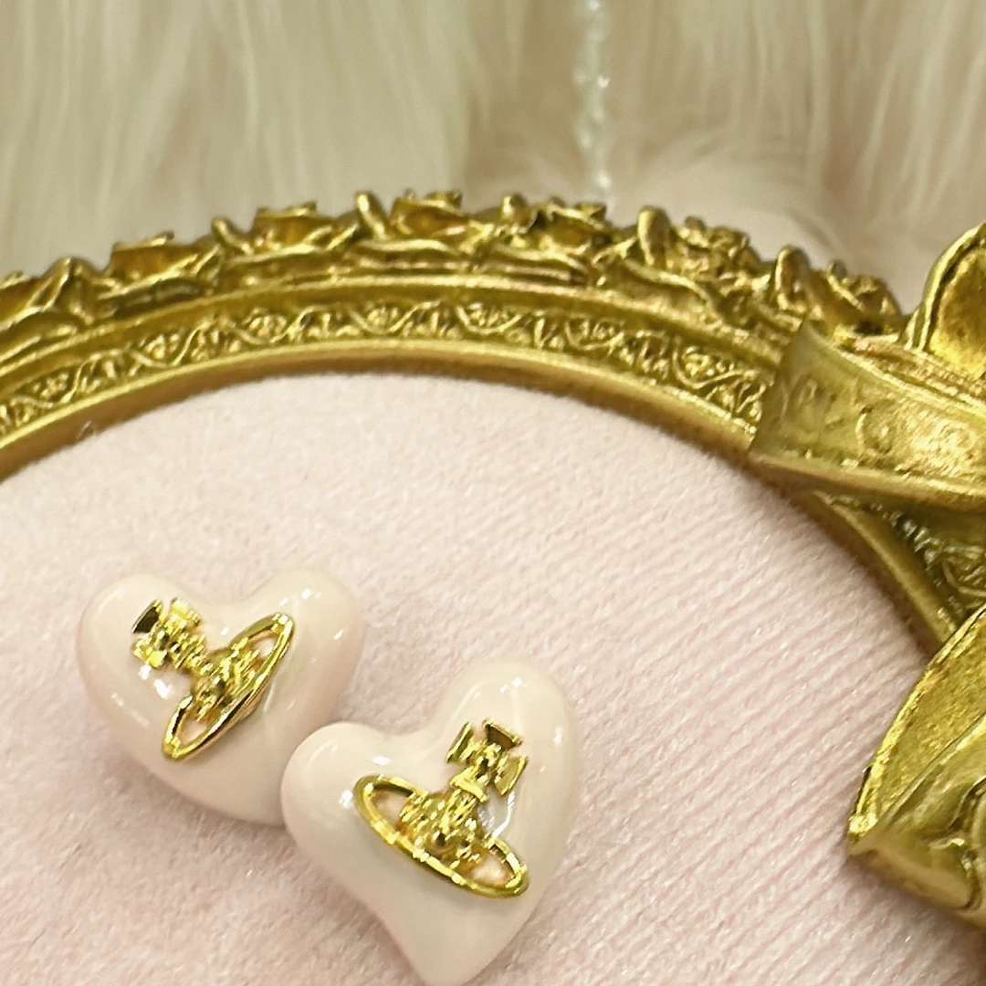 钛钢珐琅耳饰 奶白爱心土星耳钉 甜酷复古宫廷风精致耳饰女