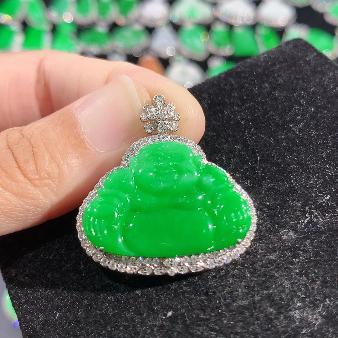 翡翠18K金镶嵌颈饰